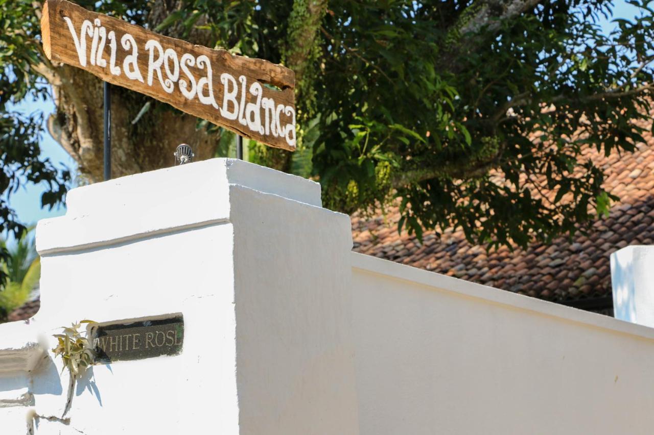 Villa Rosa Blanca 高尔 外观 照片